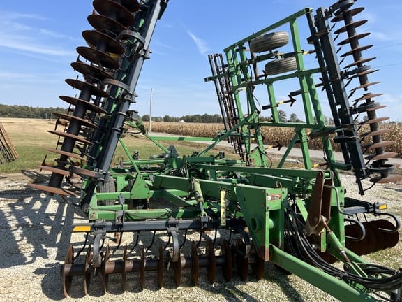 Main image John Deere 726