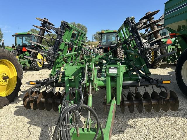 Image of John Deere 726 equipment image 1