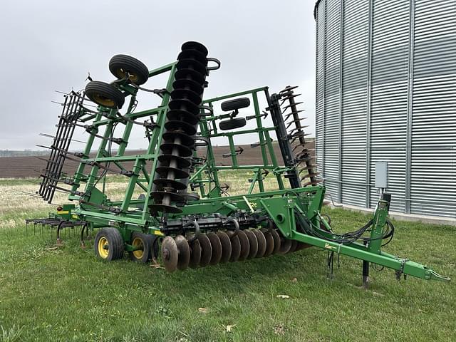 Image of John Deere 726 equipment image 2