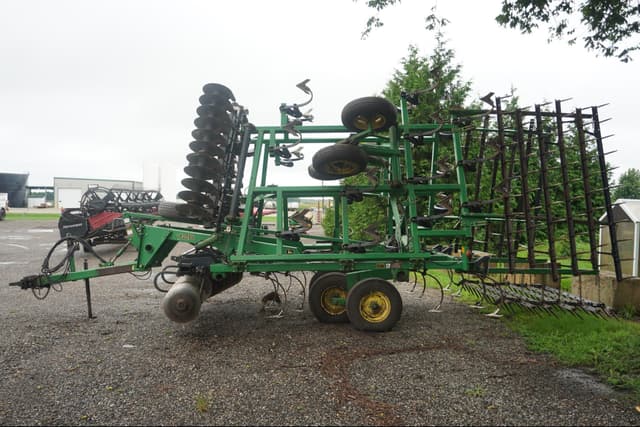 Image of John Deere 726 equipment image 3