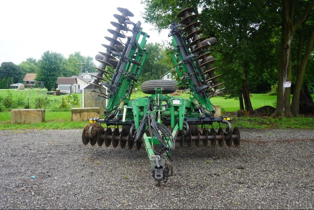Image of John Deere 726 equipment image 1
