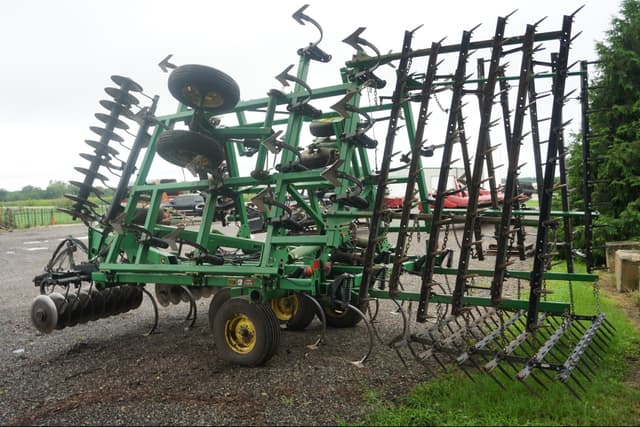 Image of John Deere 726 equipment image 4