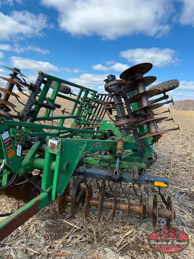 Image of John Deere 726 equipment image 3