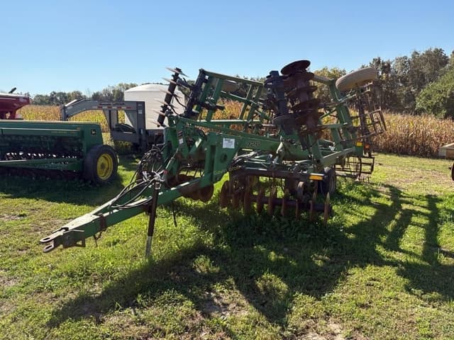 Image of John Deere 726 equipment image 1