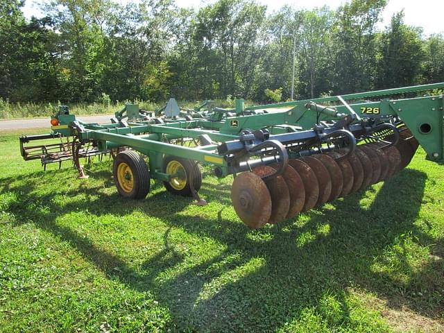 Image of John Deere 726 equipment image 4