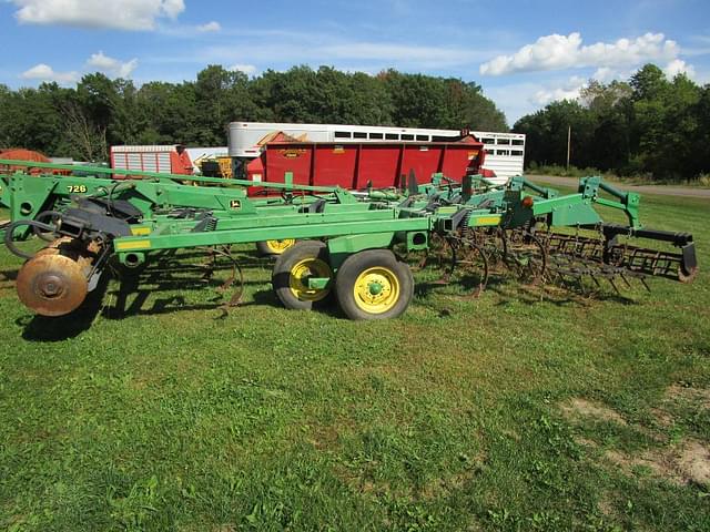 Image of John Deere 726 equipment image 2