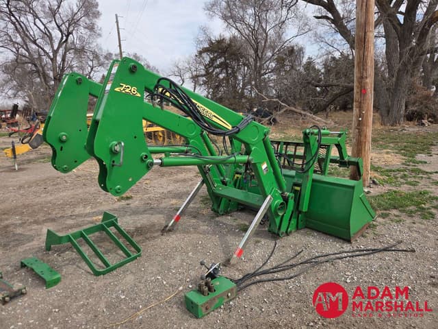 Image of John Deere 726 equipment image 4