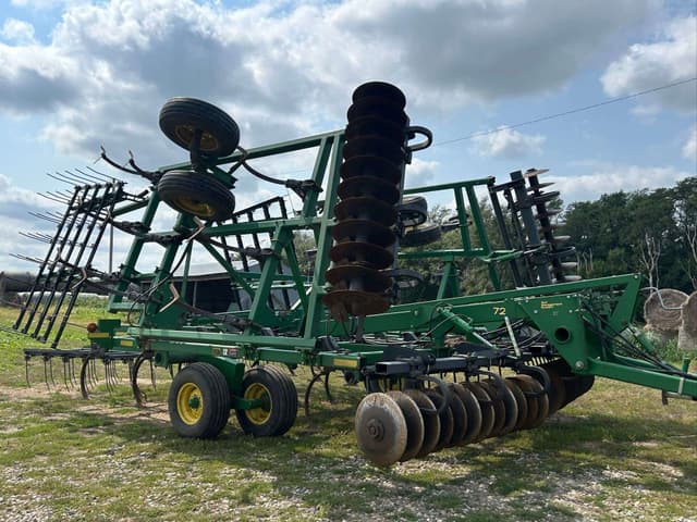 Image of John Deere 726 equipment image 1