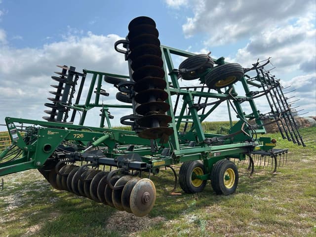 Image of John Deere 726 equipment image 4