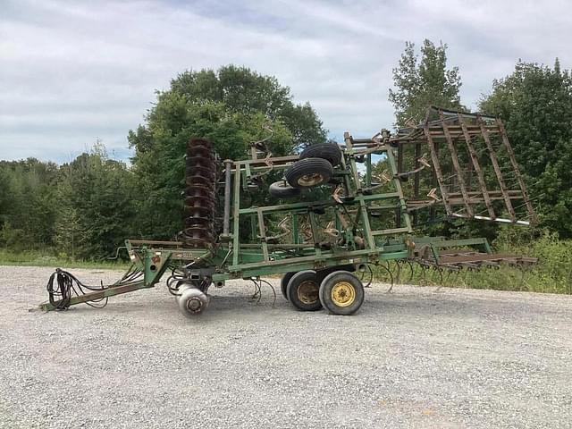 Image of John Deere 726 equipment image 1