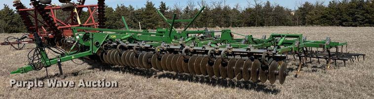 Main image John Deere 726