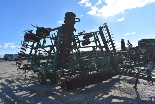 Image of John Deere 726 equipment image 3