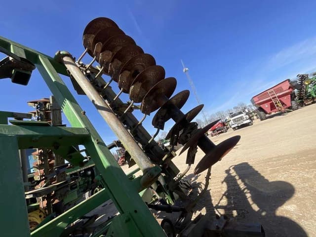 Image of John Deere 726 equipment image 4