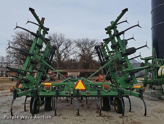 Image of John Deere 726 equipment image 4