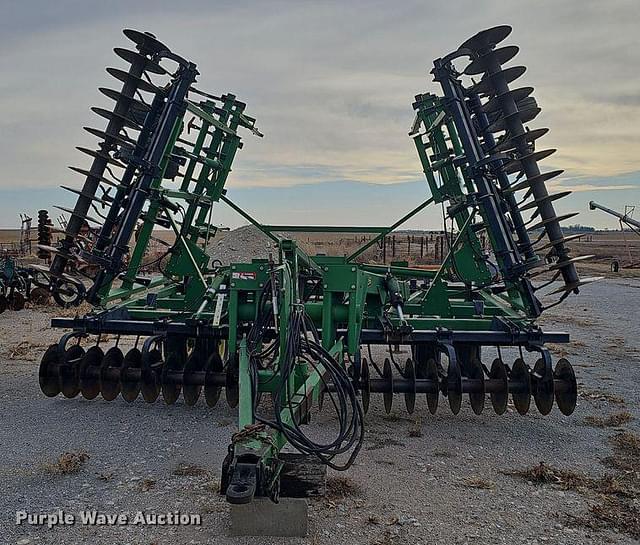 Image of John Deere 726 equipment image 1