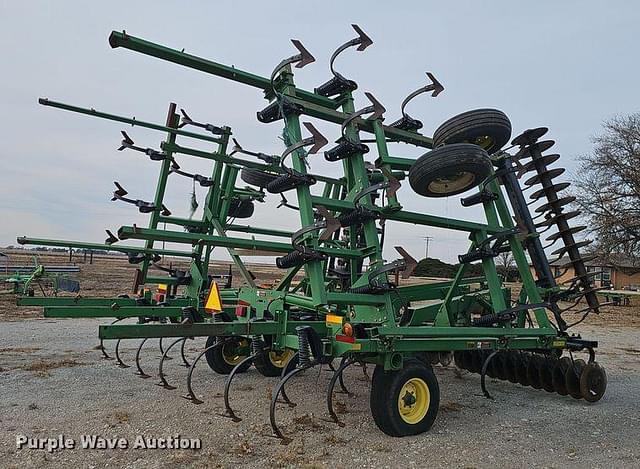 Image of John Deere 726 equipment image 3