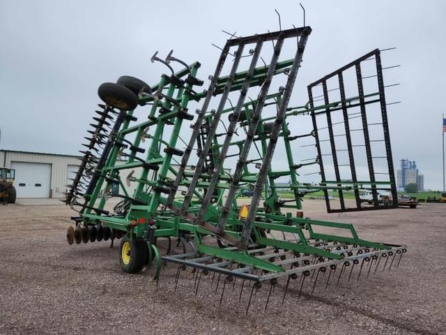 Image of John Deere 726 equipment image 3