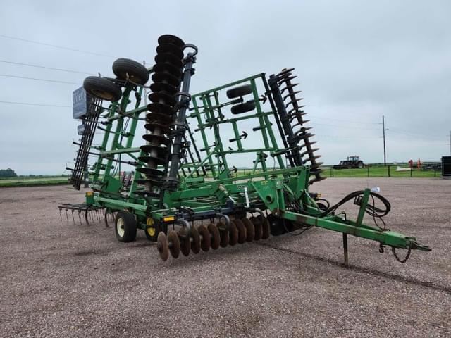 Image of John Deere 726 equipment image 1