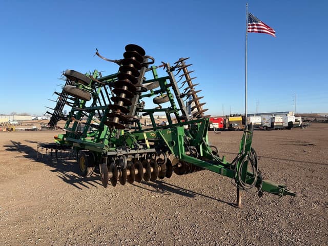Image of John Deere 726 equipment image 3