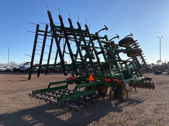 Image of John Deere 726 equipment image 1