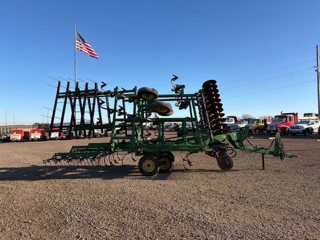 Image of John Deere 726 equipment image 4