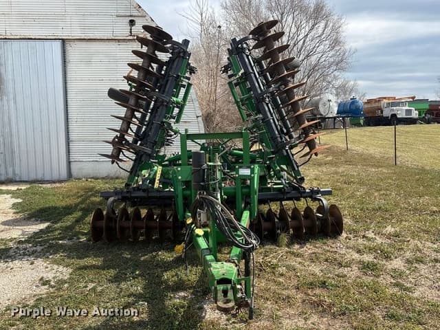 Image of John Deere 726 equipment image 1