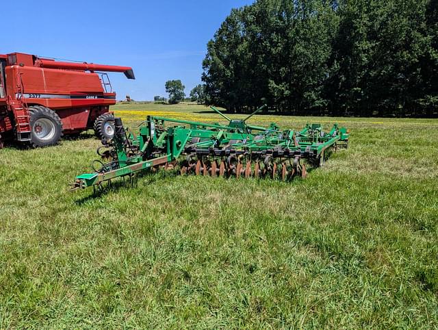 Image of John Deere 726 equipment image 1