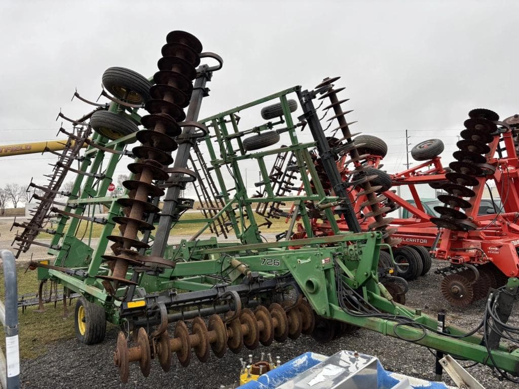 Image of John Deere 726 Image 1