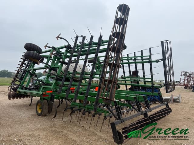 Image of John Deere 726 equipment image 3