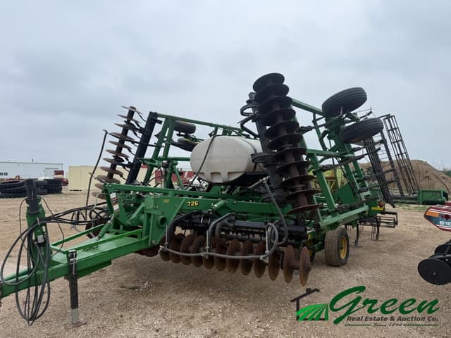 Image of John Deere 726 equipment image 2