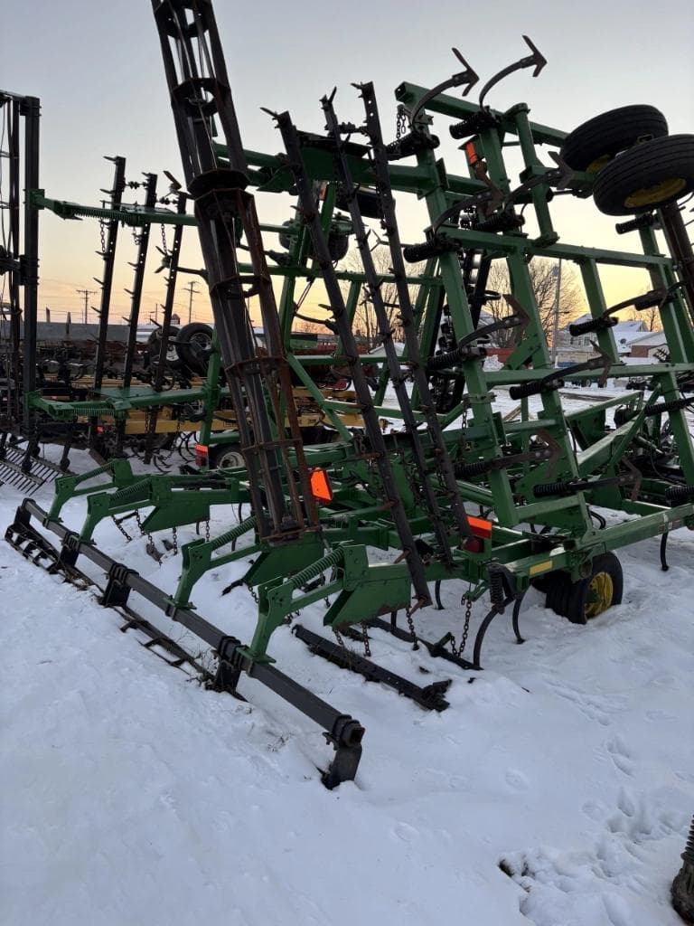 Image of John Deere 726 Image 1