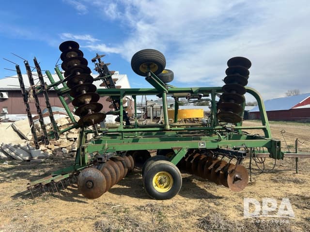 Image of John Deere 726 equipment image 3