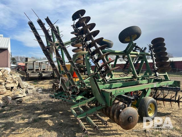 Image of John Deere 726 equipment image 4