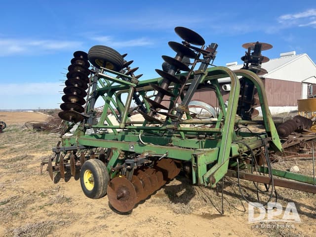 Image of John Deere 726 equipment image 2