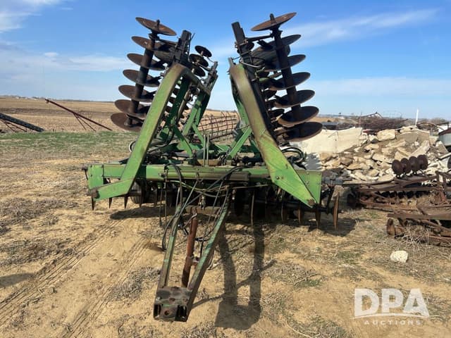 Image of John Deere 726 equipment image 1