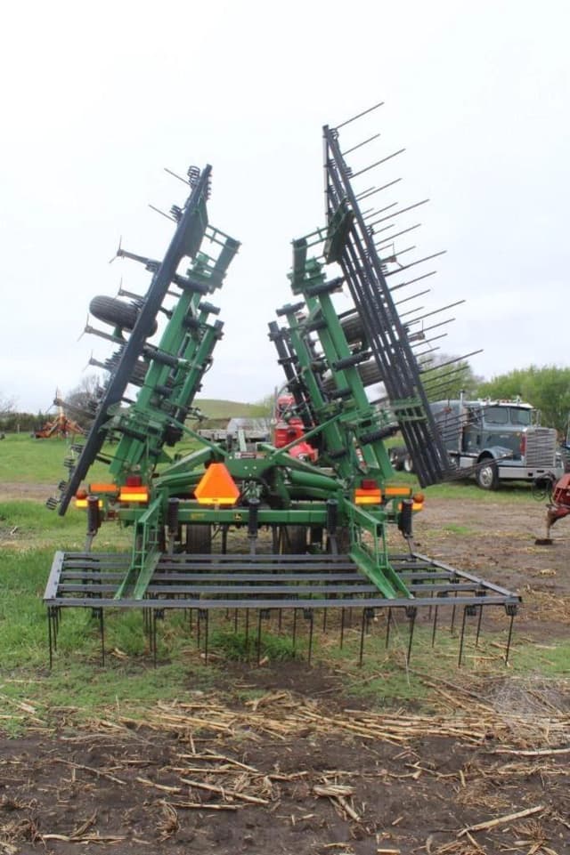 Image of John Deere 726 equipment image 4