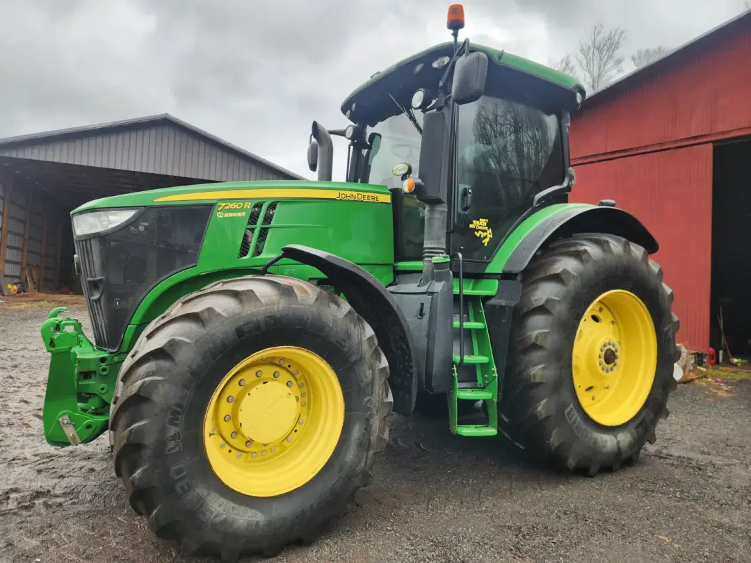 Image of John Deere 7260R Image 0