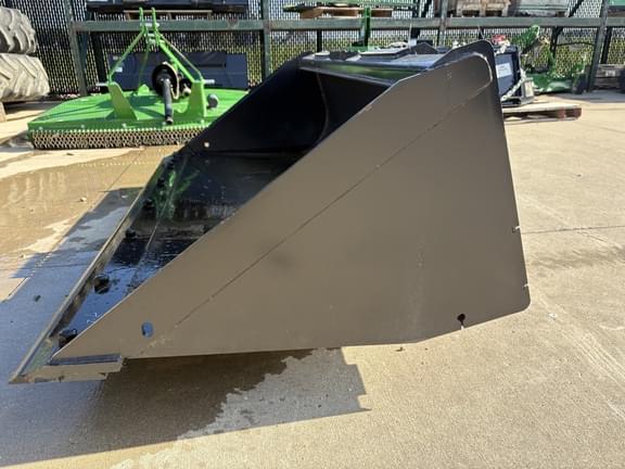 Image of John Deere C72 equipment image 2