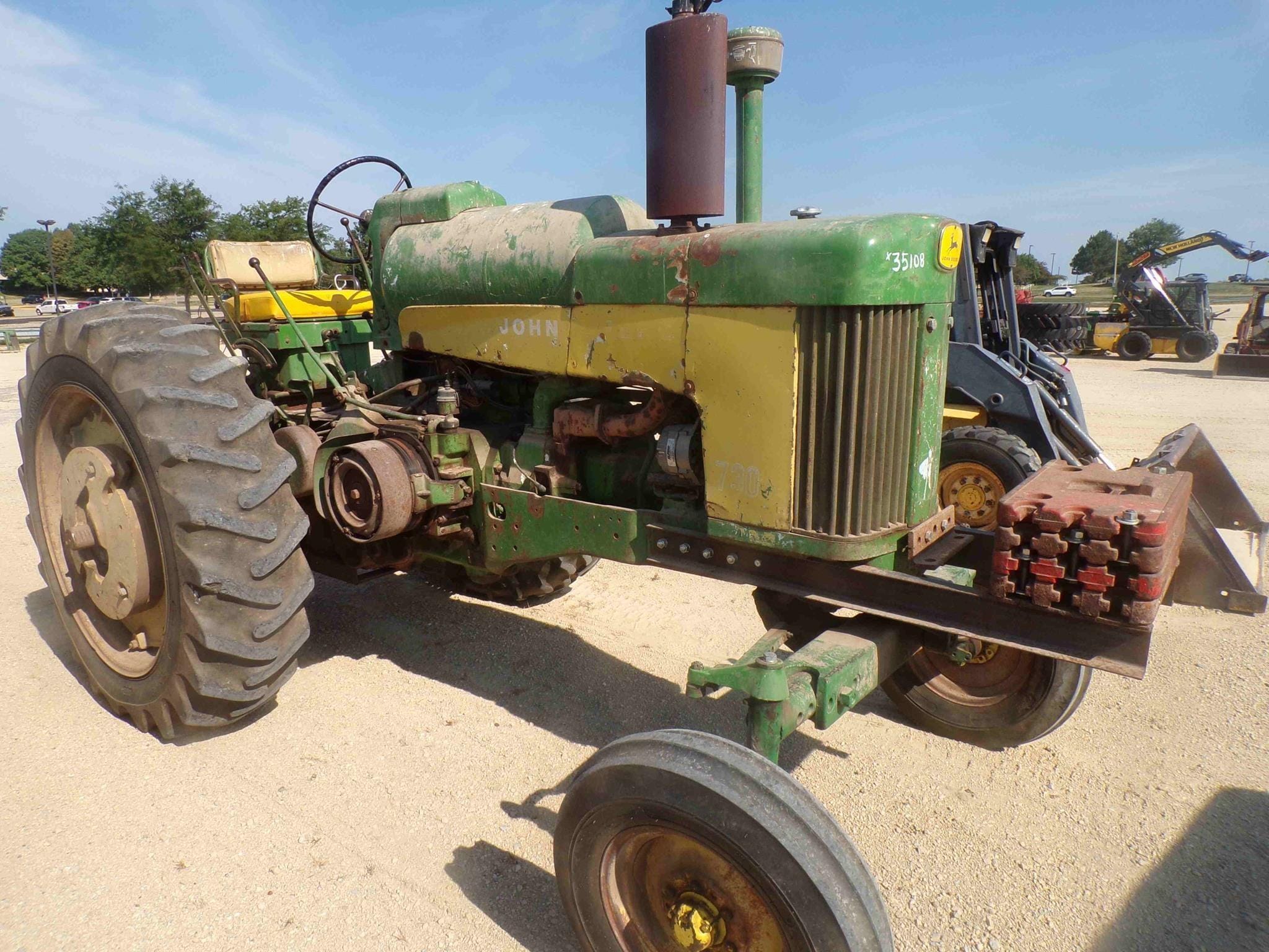 John Deere 730 Equipment Image0