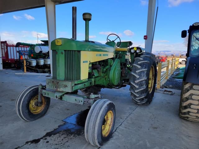 Image of John Deere 730 equipment image 1