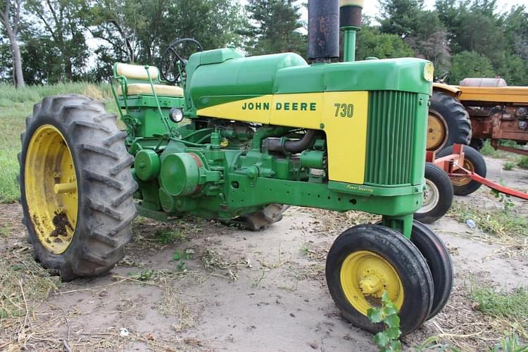 John Deere 730 Equipment Image0