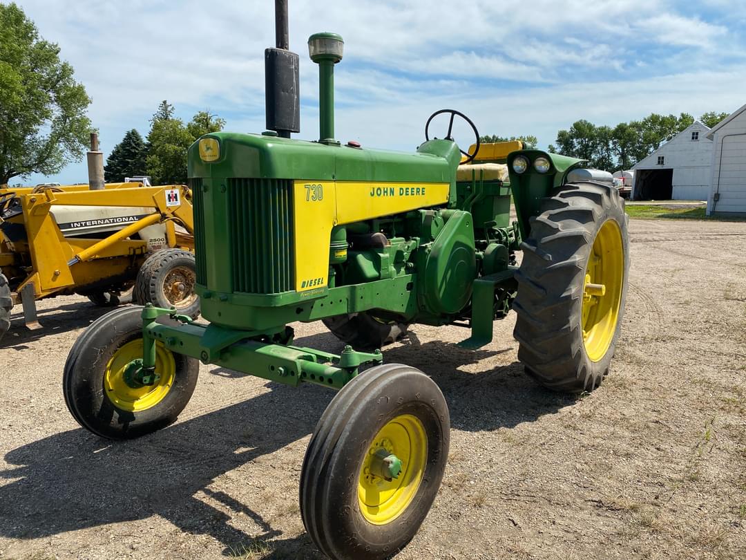 Image of John Deere 730 Primary image