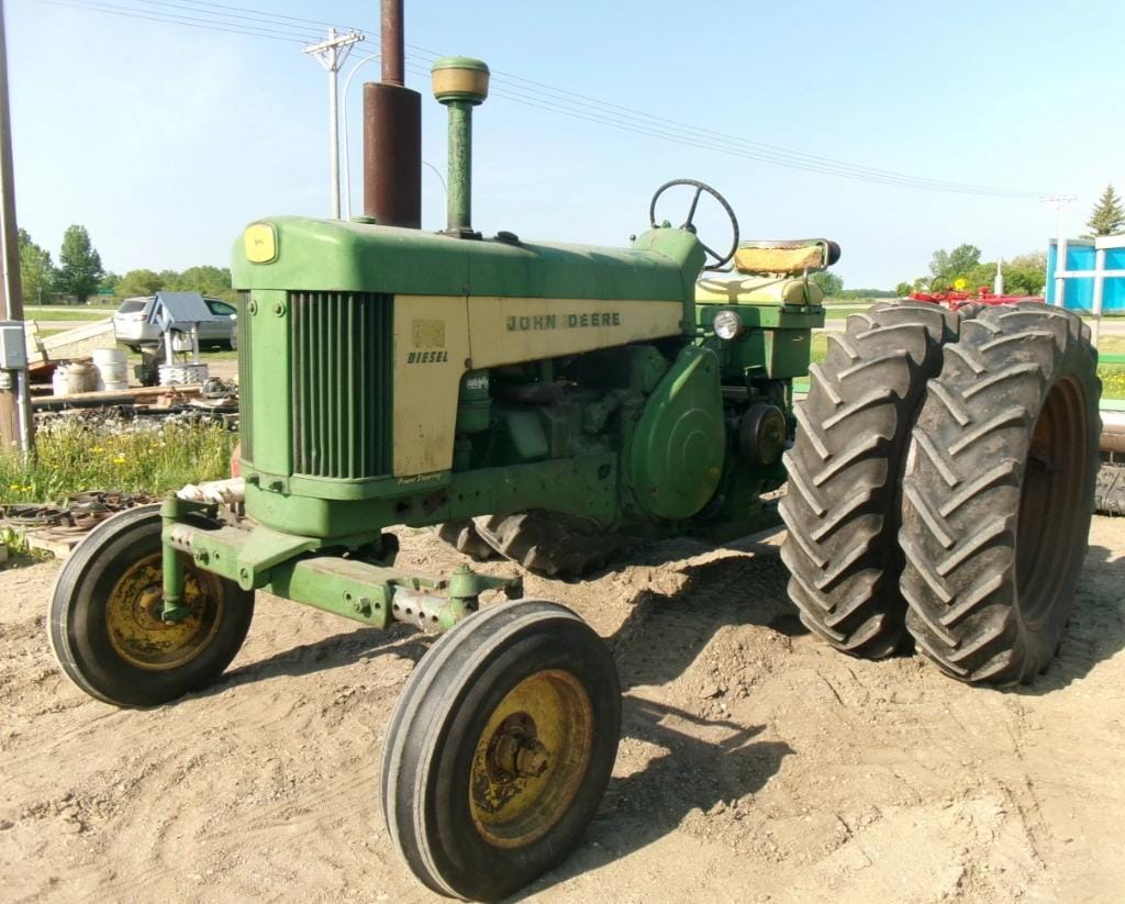 John Deere 730 Equipment Image0