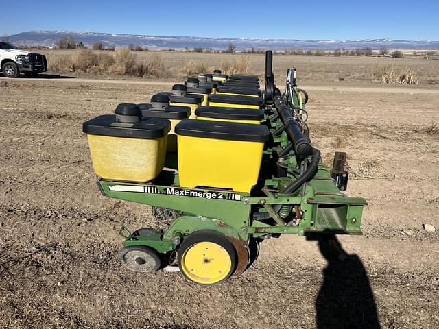 Image of John Deere 7300 equipment image 1