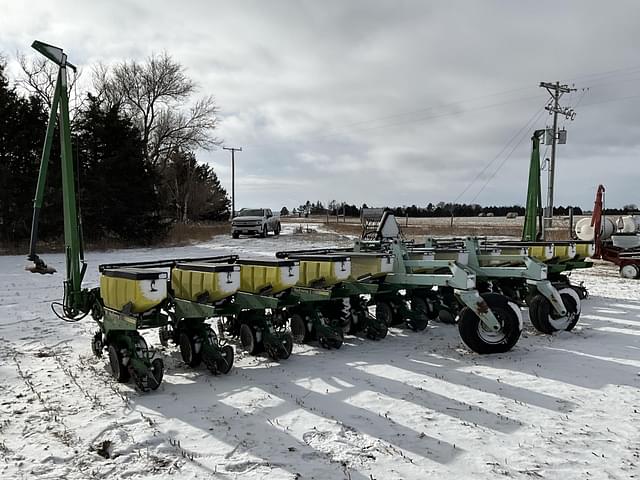 Image of John Deere 7300 equipment image 4