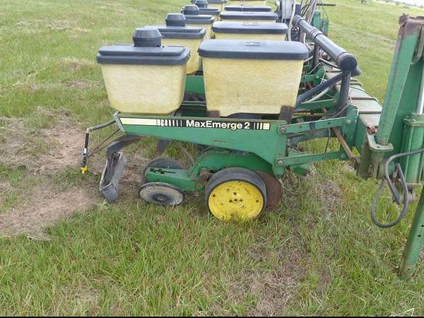Image of John Deere 7300 equipment image 3