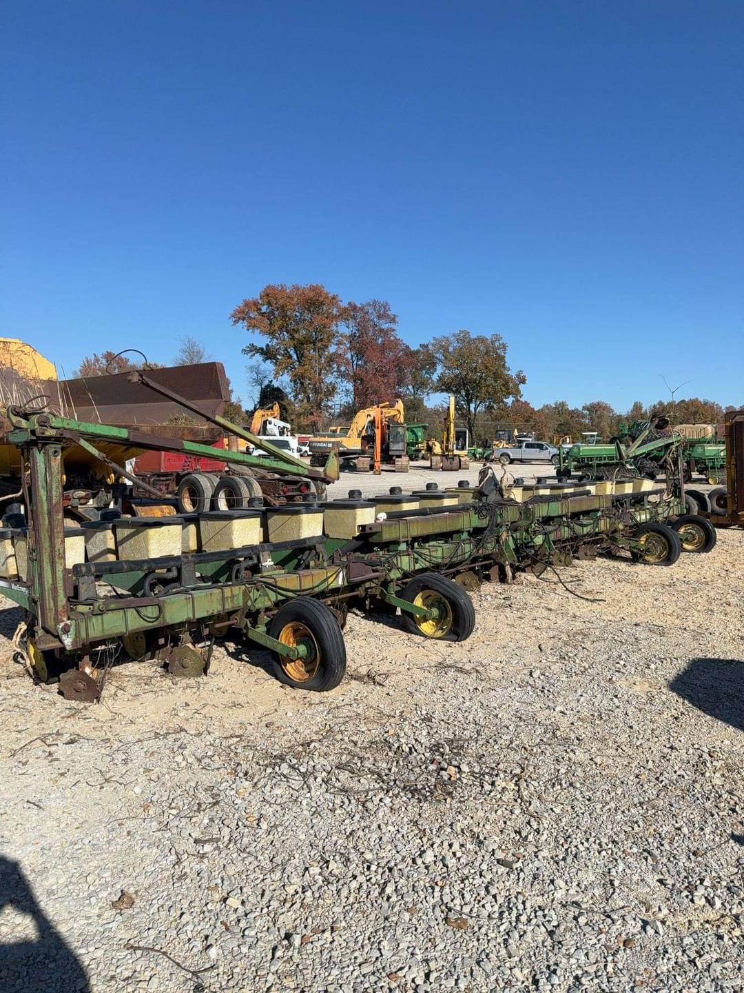 Image of John Deere 7300 Primary image