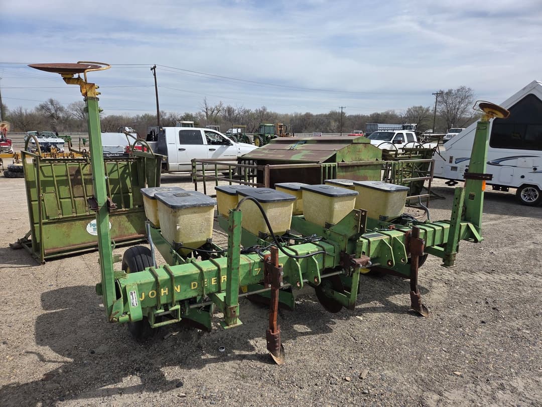 Image of John Deere 7300 Primary image