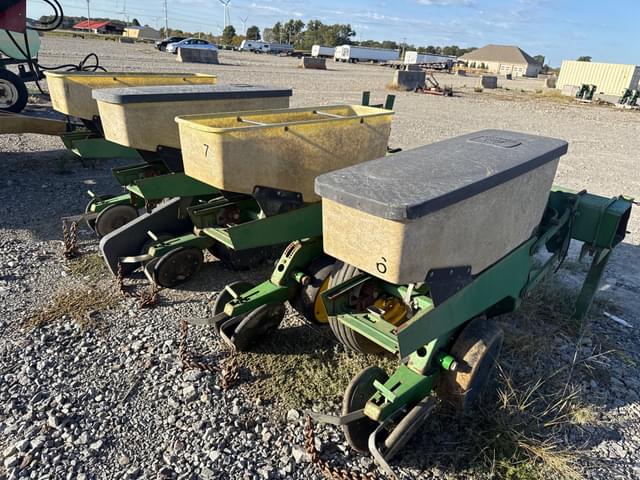 Image of John Deere 7300 equipment image 2