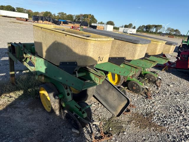 Image of John Deere 7300 equipment image 3